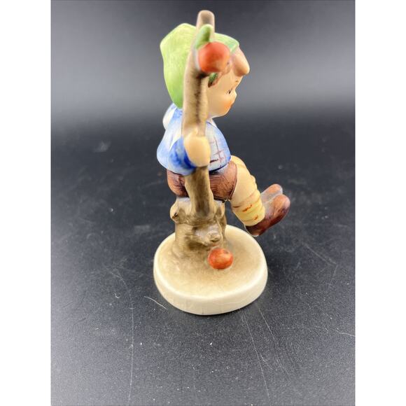 GOEBEL HUMMEL FIGURINE TMK5 #142 4 inch Apple Tree Boy - Picture 3 of 10